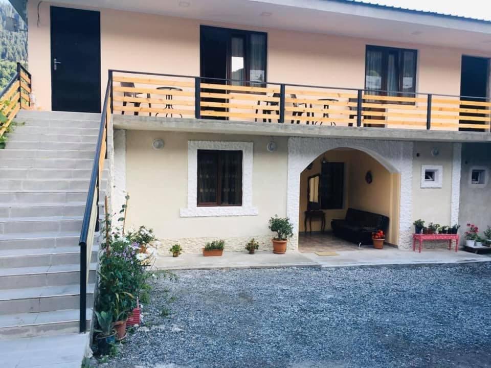 Guesthouse Kurdiani In Mestia Extérieur photo
